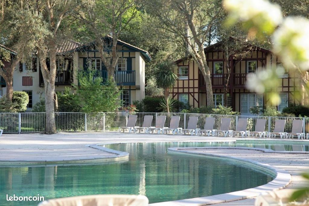 Maison Les Pieds Dans L'eau, Piscine Et A Pieds Ferienhaus